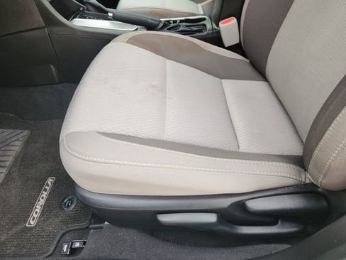 Used 2017 Toyota Corolla LE image 24