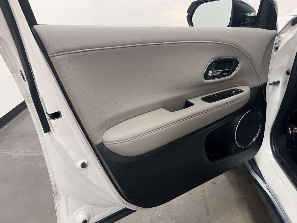 Used 2018 Honda HR-V EX-L image 10
