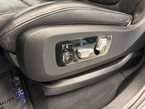 Used 2022 BMW X7 xDrive40i w/ Luxury Seating Package image 15