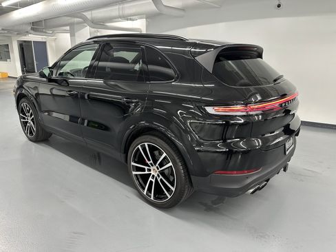 Used 2026 Porsche Cayenne S AWD/4WD image 7