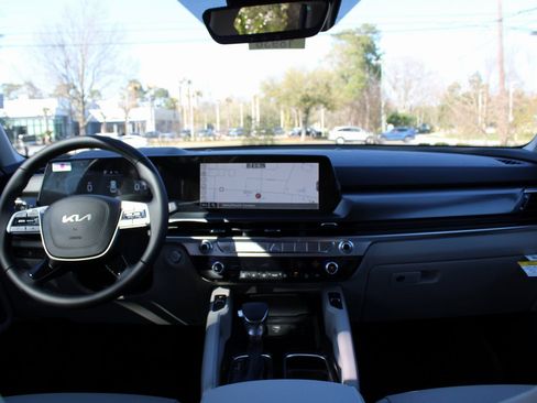 New 2025 Kia Telluride S image 21