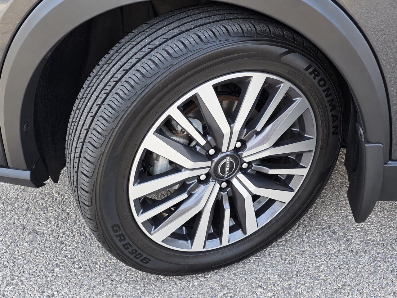Used 2023 Nissan Kicks SV FWD image 12