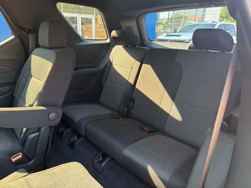Used 2024 Chevrolet Traverse LT FWD image 19