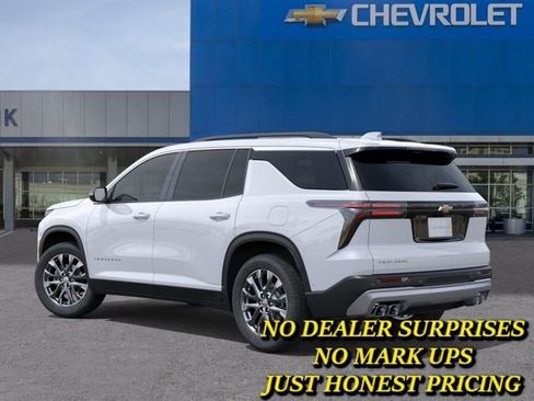 New 2026 Chevrolet Traverse LT FWD image 3