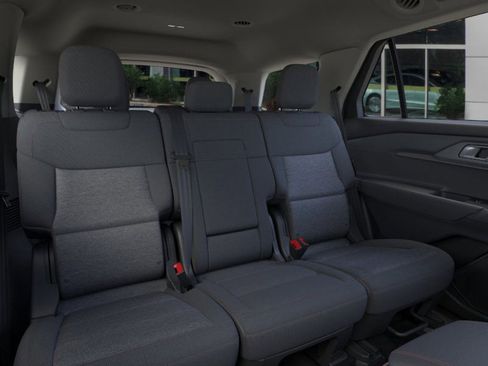 Used 2026 Ford Explorer Active AWD/4WD image 11
