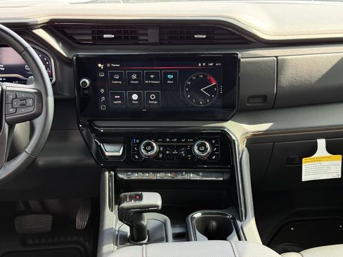 Used 2024 GMC Sierra 1500 AT4 w/ Technology Package AWD/4WD image 30