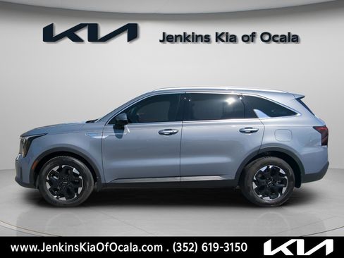Certified 2024 Kia Sorento S w/ Panoramic Sunroof Package image 6