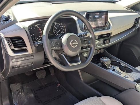 Used 2022 Nissan Rogue SV FWD image 10