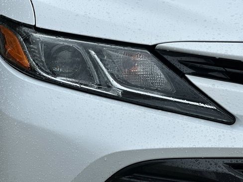 Used 2019 Toyota Camry LE image 10