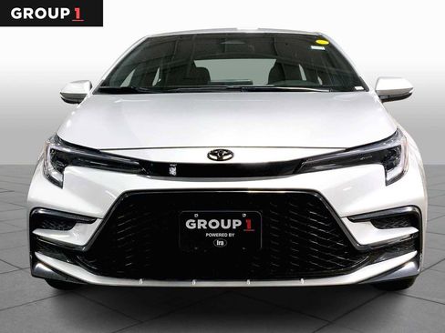 Certified 2025 Toyota Corolla SE image 3