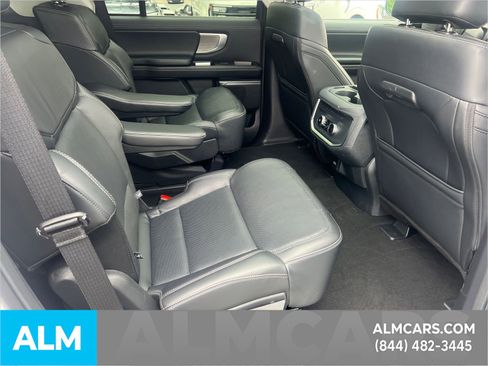 Certified 2025 Ford Expedition Platinum AWD/4WD image 17