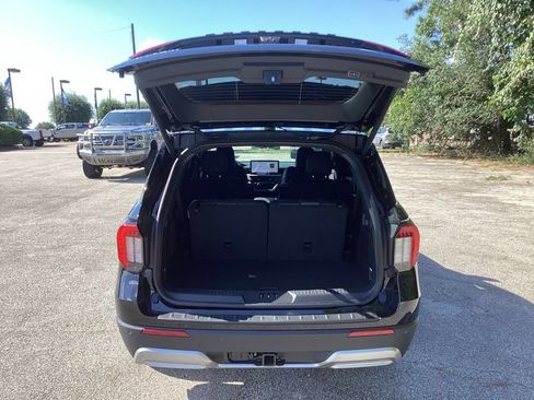 New 2026 Ford Explorer Platinum RWD image 11