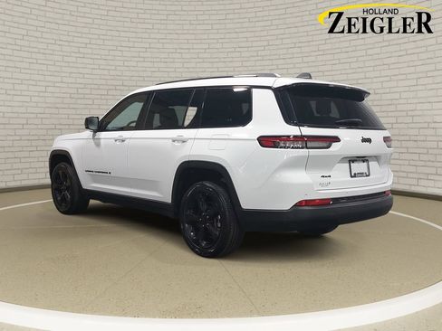 Used 2023 Jeep Grand Cherokee L Laredo AWD/4WD image 7