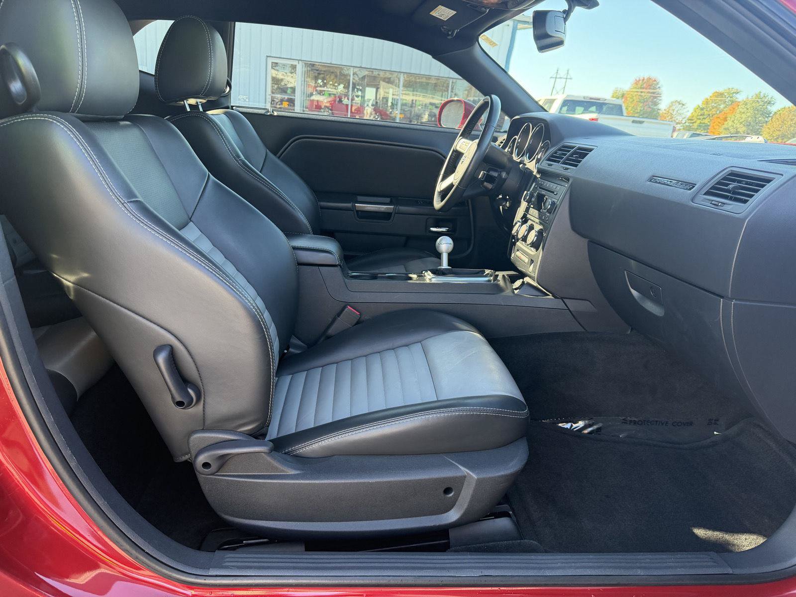 Used 2010 Dodge Challenger R/T RWD image 24