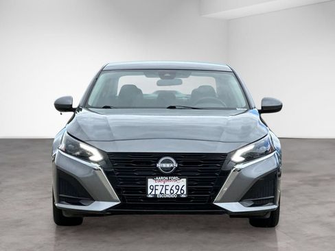 Used 2023 Nissan Altima 2.5 SR FWD image 9