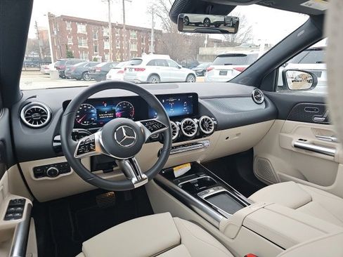 Certified 2025 Mercedes-Benz GLA 250 4MATIC image 11