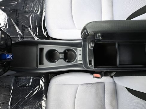 Used 2022 Toyota Prius LE FWD image 35
