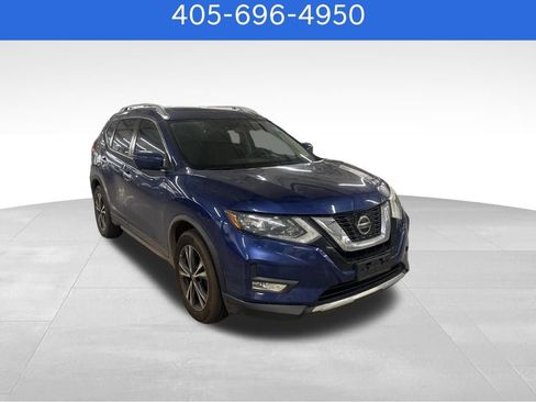 Used 2020 Nissan Rogue SV w/ Sun & Sound Touring Package image 2