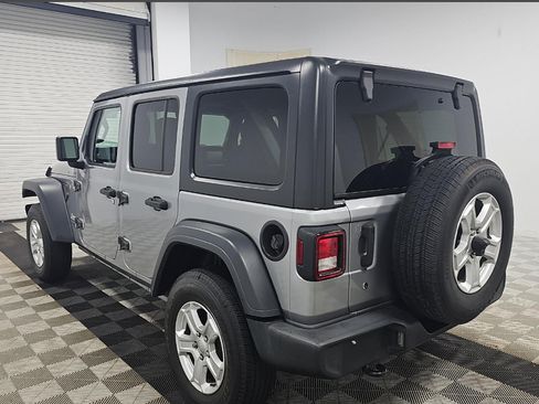 Used 2018 Jeep Wrangler Unlimited Sport S AWD/4WD image 7