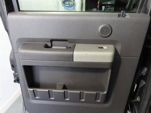Used 2013 Ford F350 Lariat w/ Chrome Pkg image 29