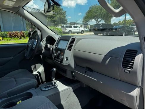 Used 2020 Nissan Frontier SV w/ Midnight Edition Floor Mats RWD image 10