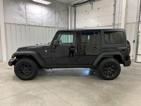Used 2016 Jeep Wrangler Unlimited Sport AWD/4WD image 3