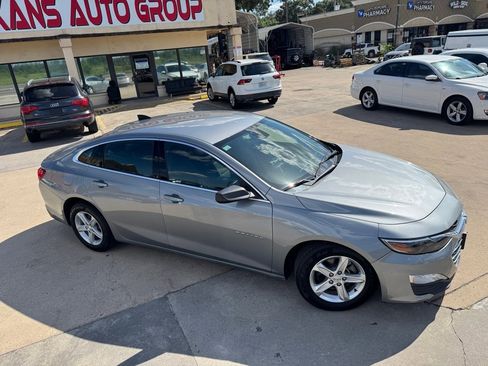 Used 2023 Chevrolet Malibu LS image 3