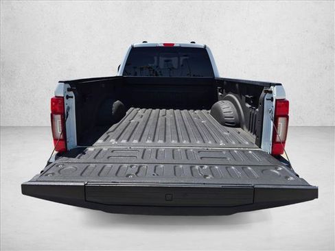 Used 2021 Ford F250 Lariat w/ Lariat Ultimate Package AWD/4WD image 6