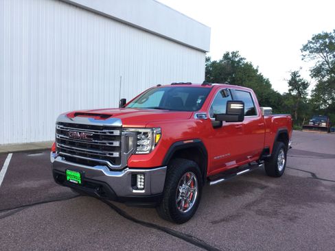 Used 2020 GMC Sierra 2500 SLE w/ SLE Value Package; AWD/4WD image 2