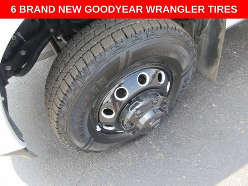 Used 2025 RAM 3500 Limited AWD/4WD image 3