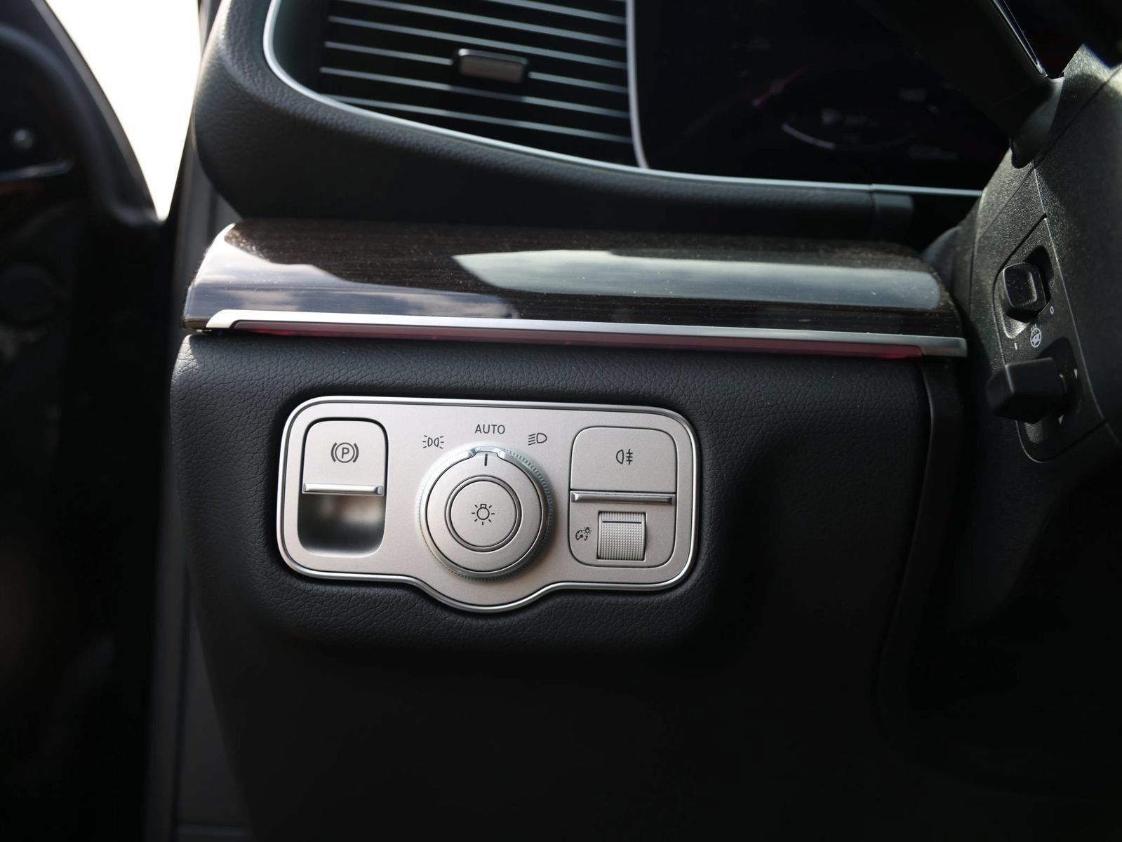 Used 2024 Mercedes-Benz GLE 350 4MATIC image 31
