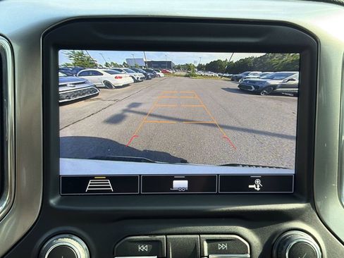 Used 2020 Chevrolet Silverado 1500 RST AWD/4WD image 28