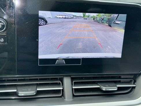 Used 2025 Chevrolet Trax LS w/ LS Convenience Package FWD image 28