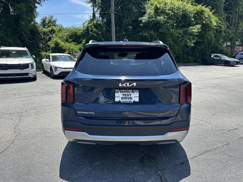 Used 2025 Kia Sorento S w/ Panoramic Sunroof Package FWD image 7