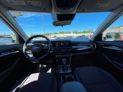 Used 2025 Kia Seltos S image 34