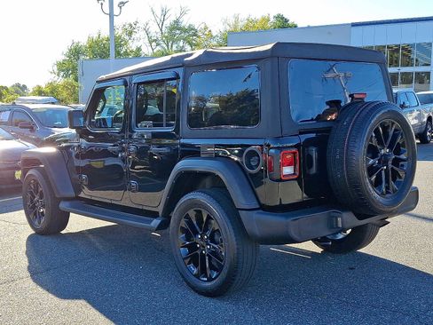 Used 2022 Jeep Wrangler Unlimited Sport image 4