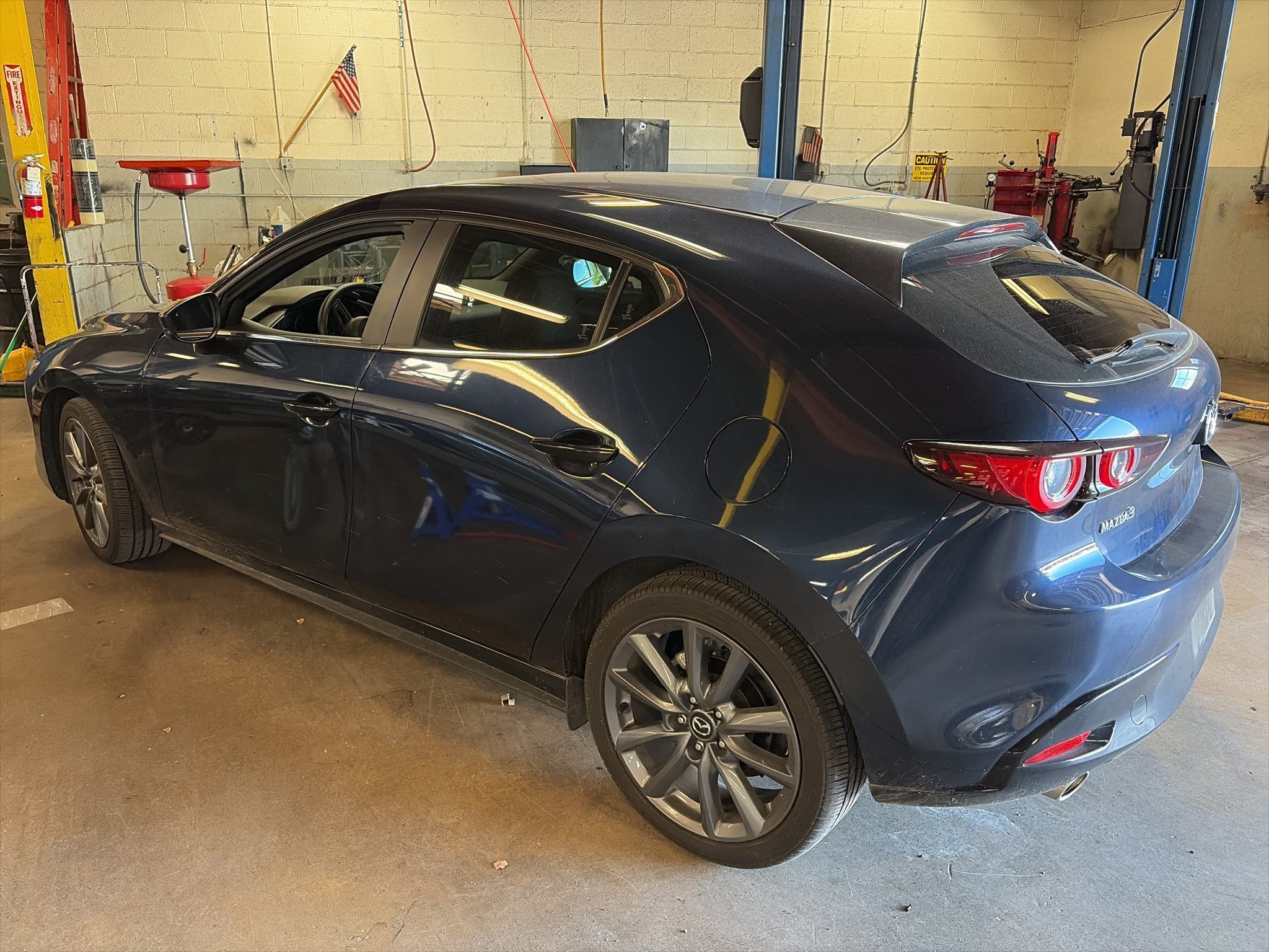 Used 2024 MAZDA MAZDA3 s FWD image 2