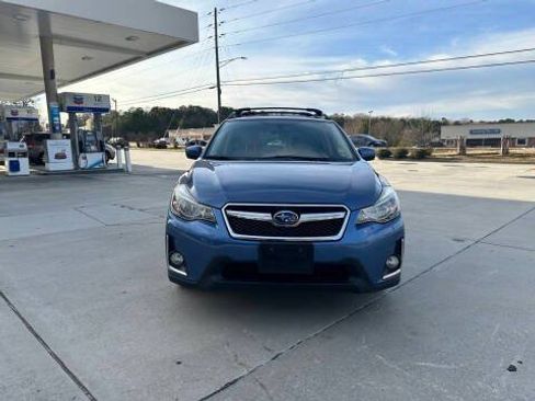 Used 2017 Subaru Crosstrek 2.0i Premium AWD/4WD image 2