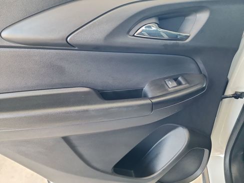 Used 2023 Chevrolet TrailBlazer LS image 34