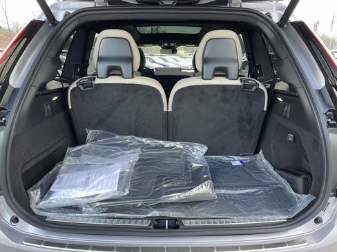 New 2026 Volvo XC90 B6 Plus w/ Protection Package Premier image 31