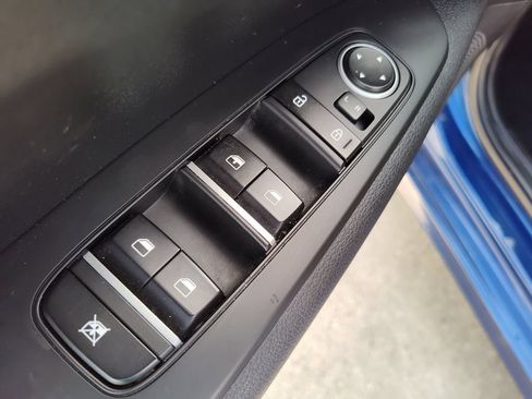 Used 2024 Kia Forte LXS FWD image 19