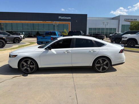 Used 2024 Honda Accord Sport image 2