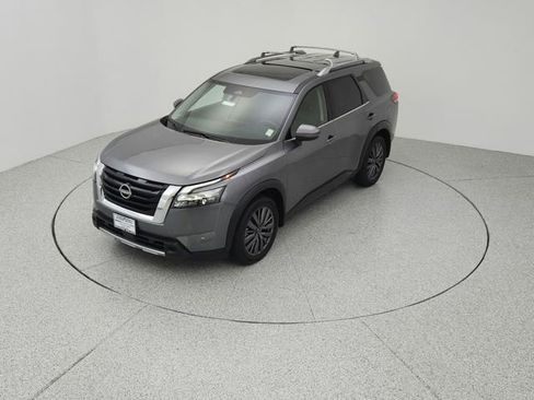 Used 2025 Nissan Pathfinder SL w/ SL Premium Package image 13