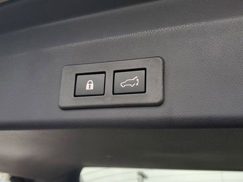 Certified 2025 Subaru Ascent Limited image 10