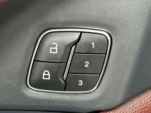 Used 2024 Ford Expedition Limited image 22