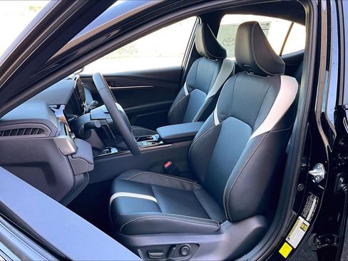 New 2026 Toyota Camry Hybrid AWD/4WD image 9