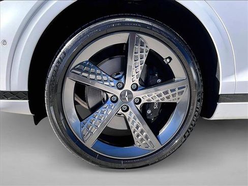 Used 2023 Genesis GV70 2.5T w/ Sport Prestige Package image 10