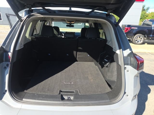 Used 2026 Nissan Rogue SL AWD/4WD image 15