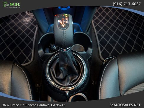 Used 2016 MINI Cooper 4-Door Hardtop image 18