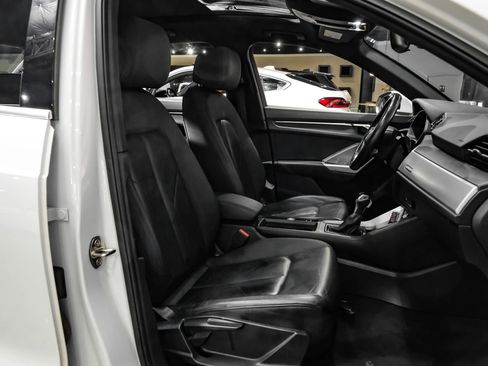 Used 2020 Audi Q3 2.0T Premium w/ Convenience Package AWD/4WD image 38